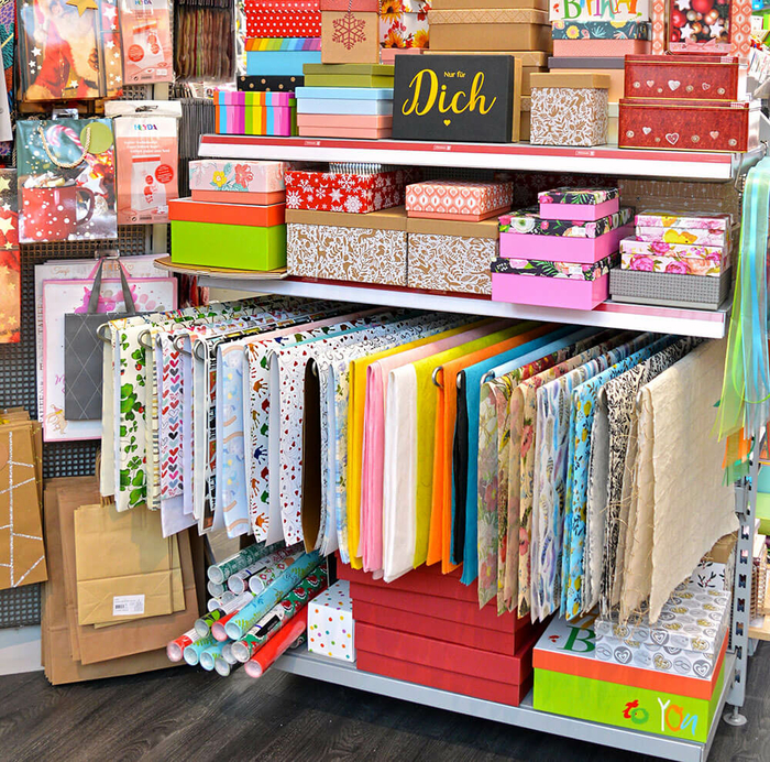 Geschenkverpackungen, Geschenkpapier, Geschenktüten in Dresen Geschenkverpackungen, Geschenkpapier, Geschenktüten in Dresen